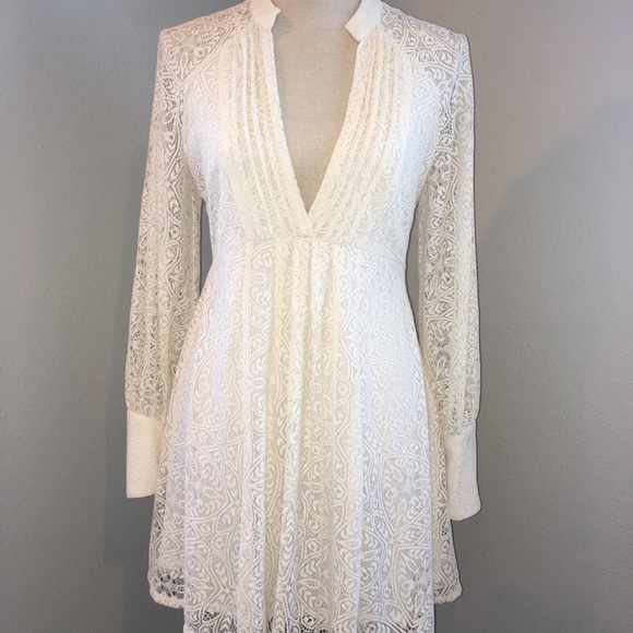 Free People Dresses & Skirts - Free People Winter White Lace V Neck Tunic Dress